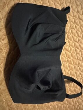 NWOT Black Strapless Bra